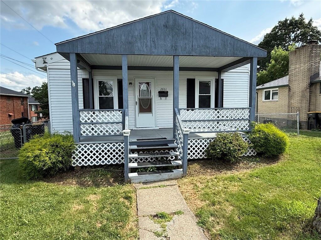Property Photo: 2861 Maple St PA 15102