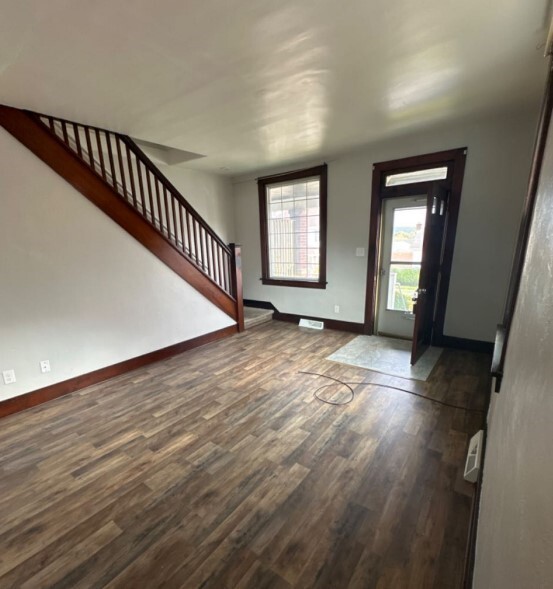 Property Photo:  812 4th St  PA 15063 