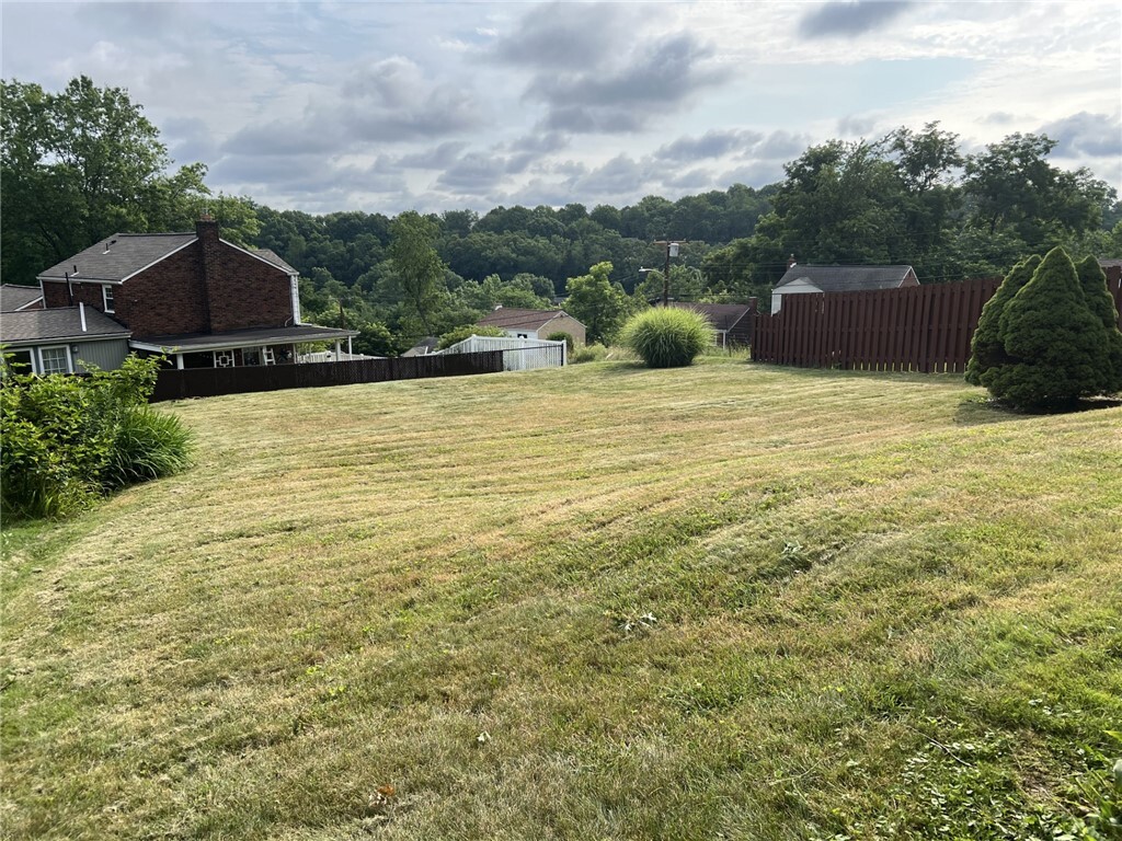 Property Photo:  116 Williams Pl  PA 15221 