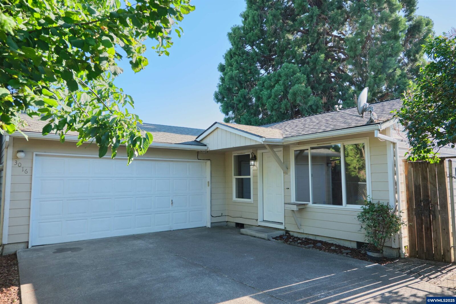 Property Photo:  3016 Starr Ct NE  OR 97301 