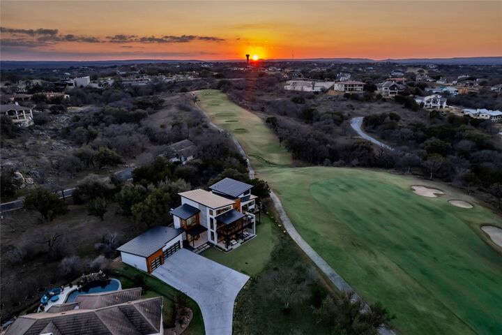 Property Photo: 207 Kites Court TX 78657