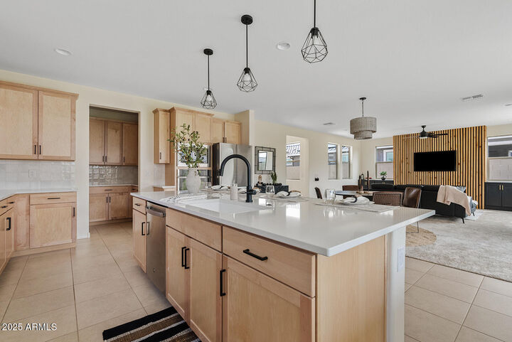 Property Photo: 9607 E Spiral Avenue AZ 85212