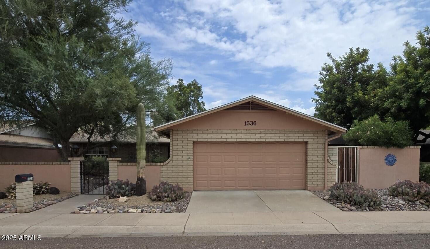 Property Photo:  1536 W Glenn Drive  AZ 85021 