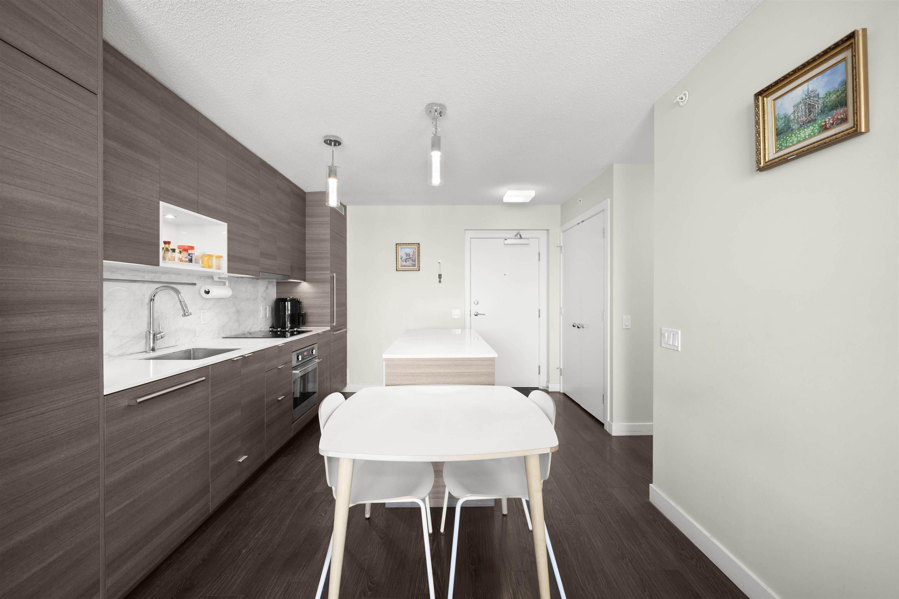 Property Photo: 13398 104 Avenue 1806 BC V3T 1V6