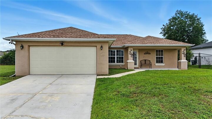 2910 41st St SW  Lehigh Acres FL 33976 photo