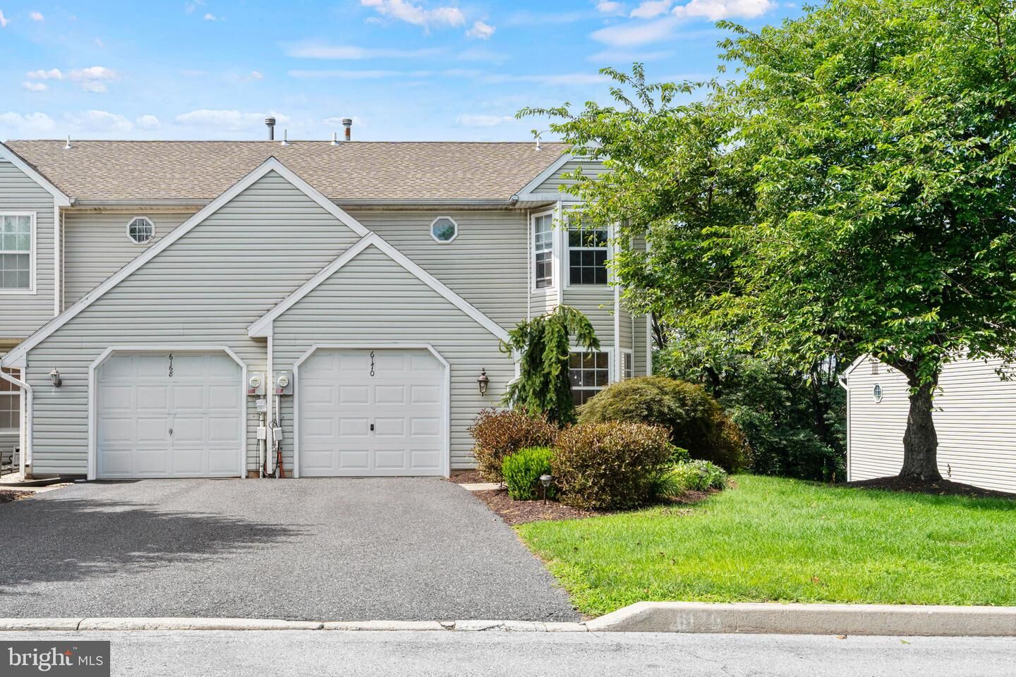 Property Photo:  6170 Spring Knoll Drive  PA 17111 