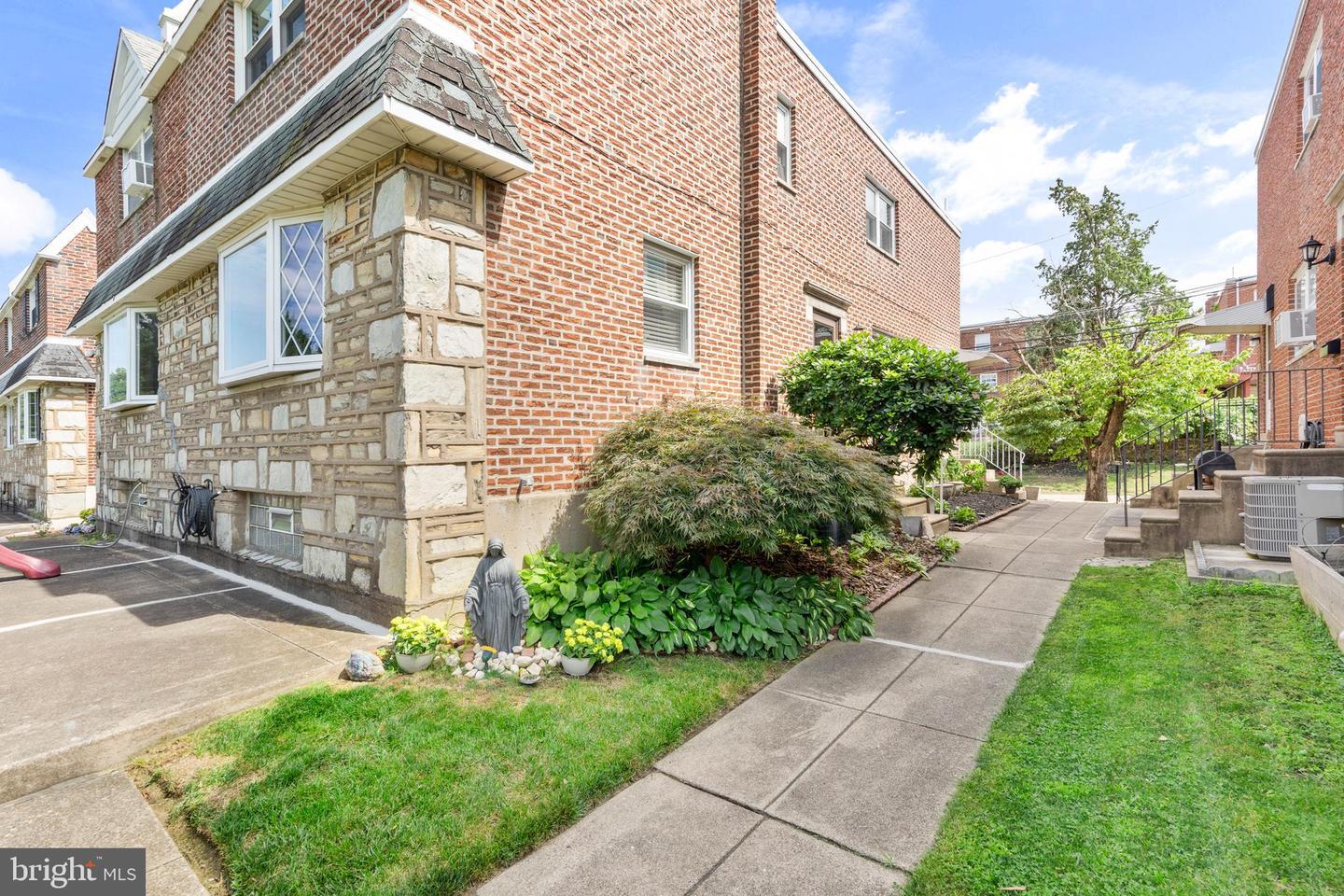 Property Photo: 2936 Sandyford Avenue PA 19152