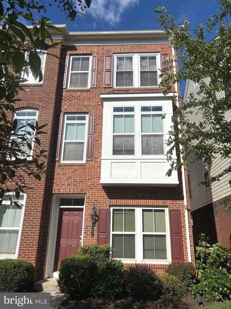 Property Photo: 9462 Canonbury Square VA 22031