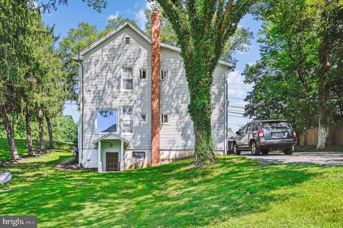 Property Photo: 6045 Old Washington Road MD 21075
