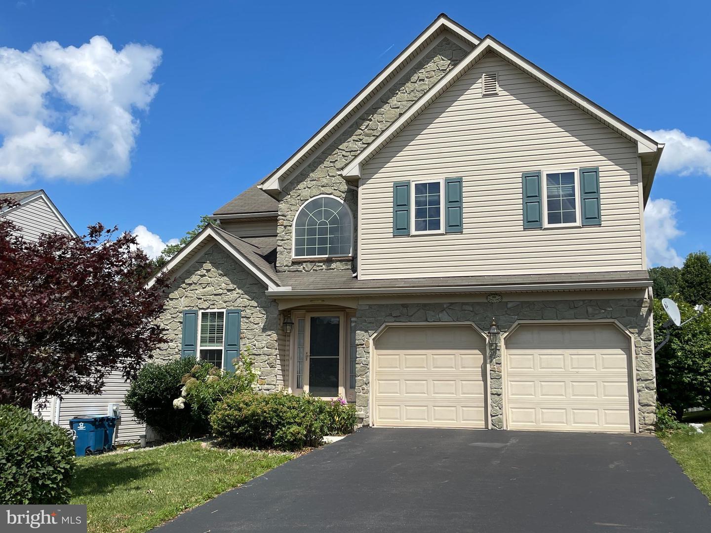 Property Photo:  865 Thomas Armor Drive  PA 17366 