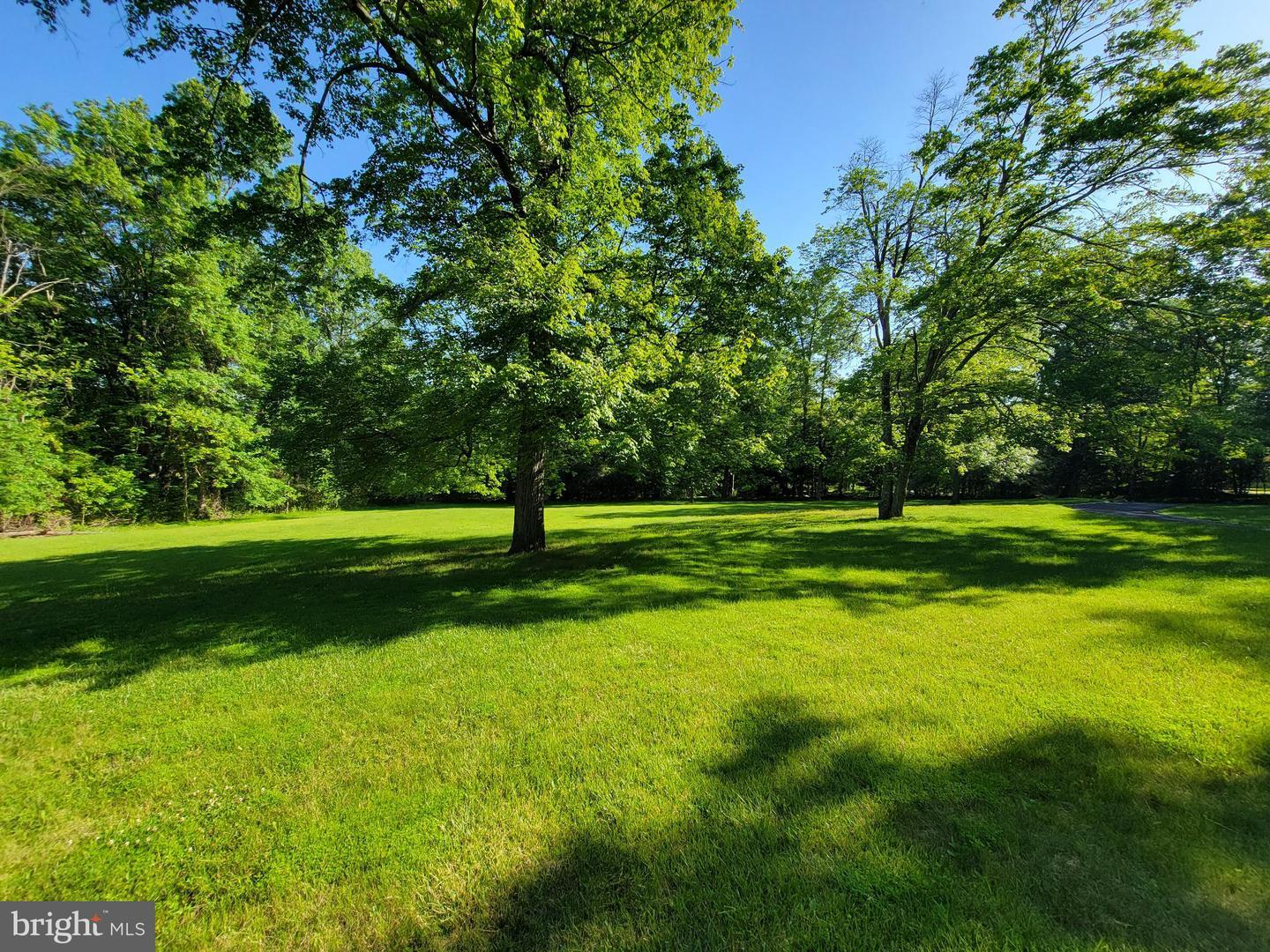Property Photo:  64 Lindbergh Road  NJ 08551 