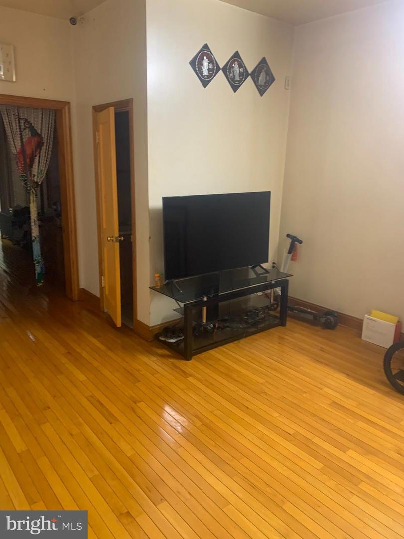 1614 S 15th Street  Philadelphia PA 19145 photo