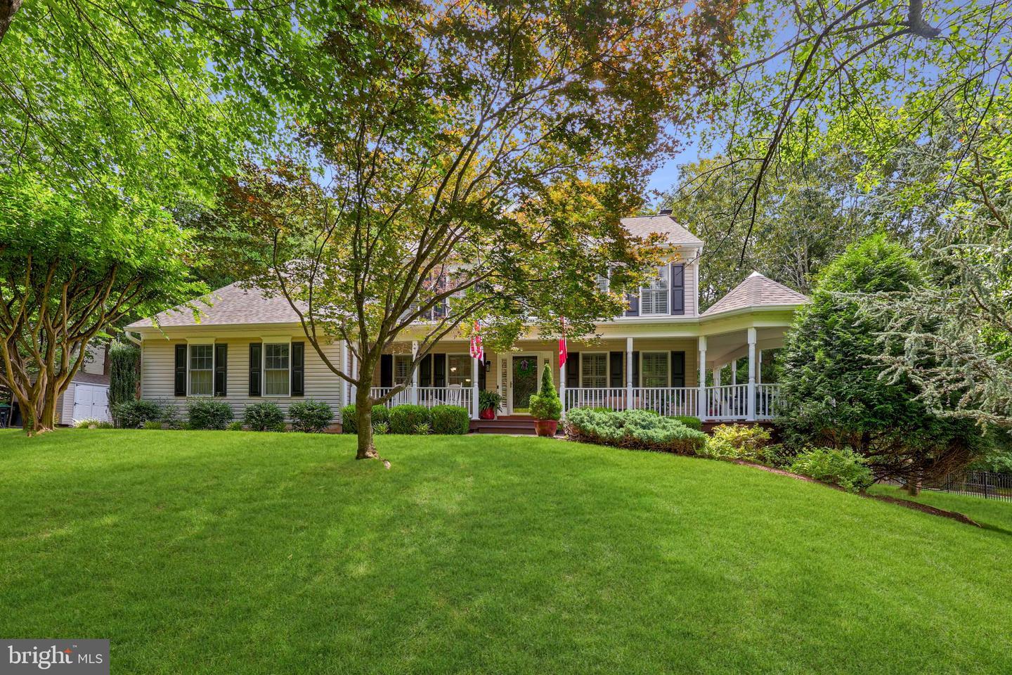 Property Photo: 6843 Lochmere Drive VA 20112
