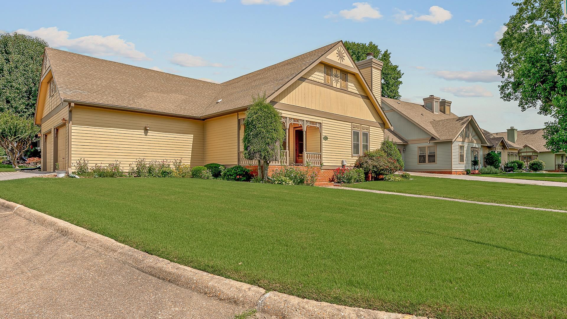 Property Photo: 2607 Greenbriar AR 72401
