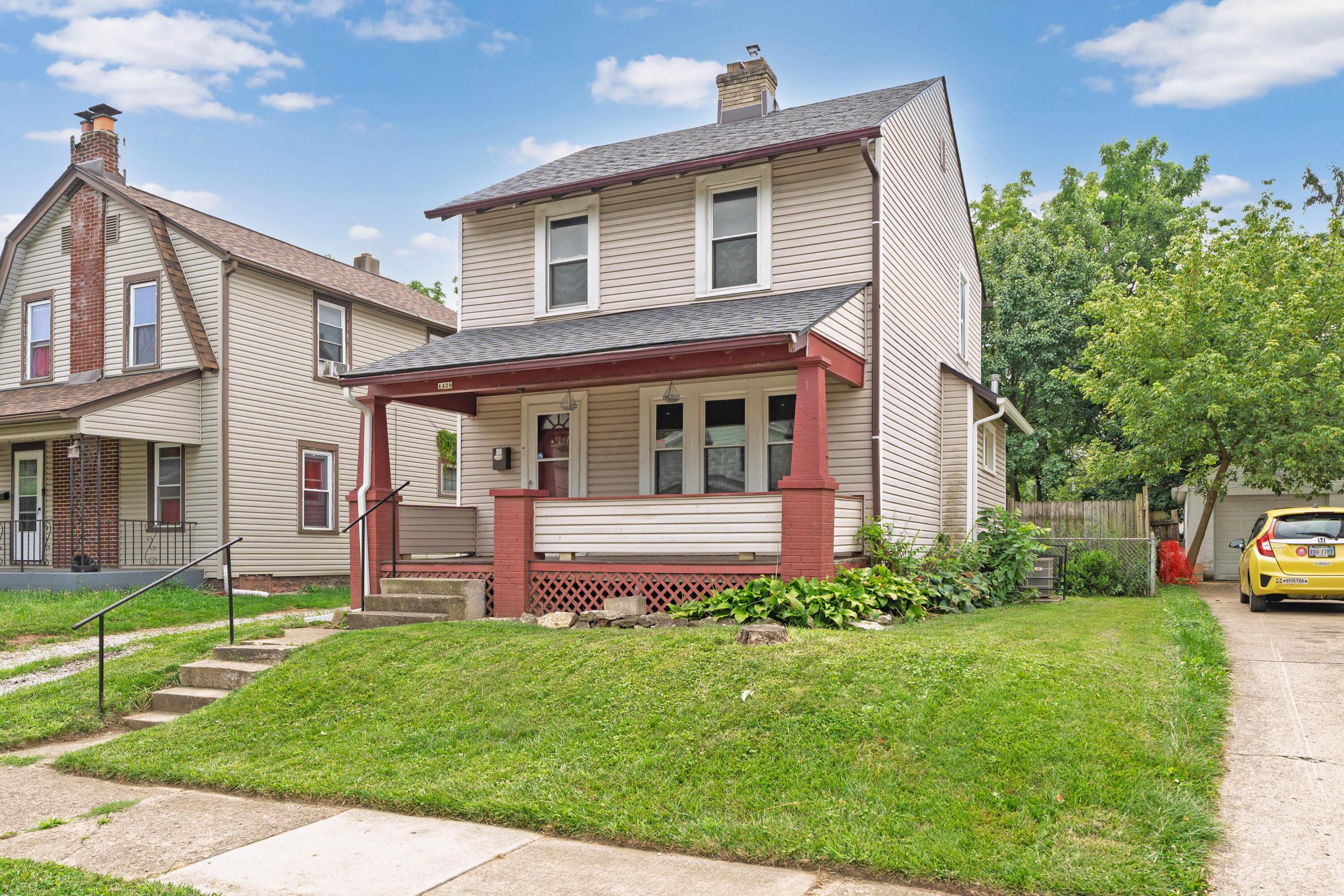 Property Photo: 1429 Loretta Avenue OH 43211