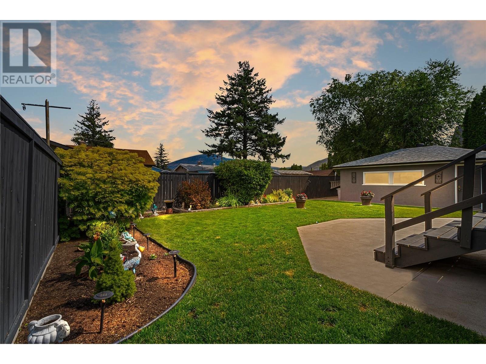 Property Photo:  219 Cypress Avenue  BC V2B 1H5 