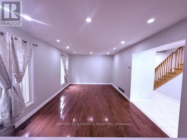 Property Photo: 96 Kenley Crescent ON L3R 6X8