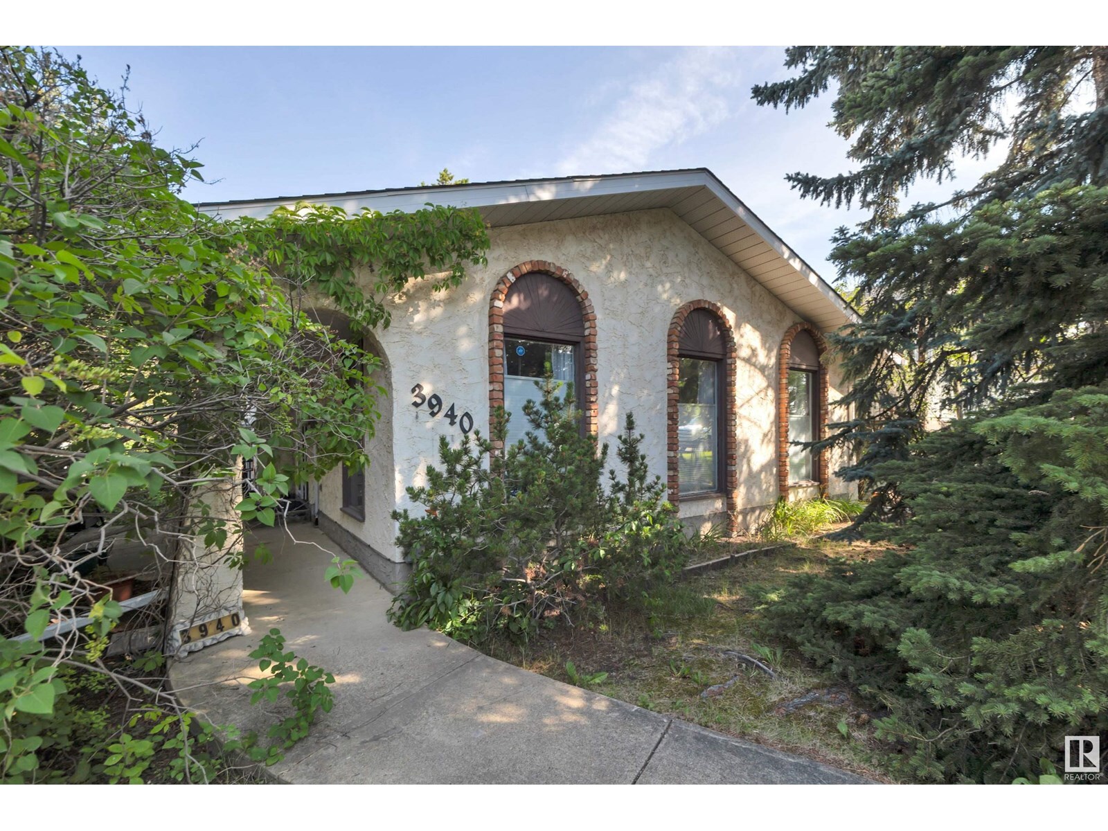Property Photo:  3940 62 St NW  AB T6L 1A6 