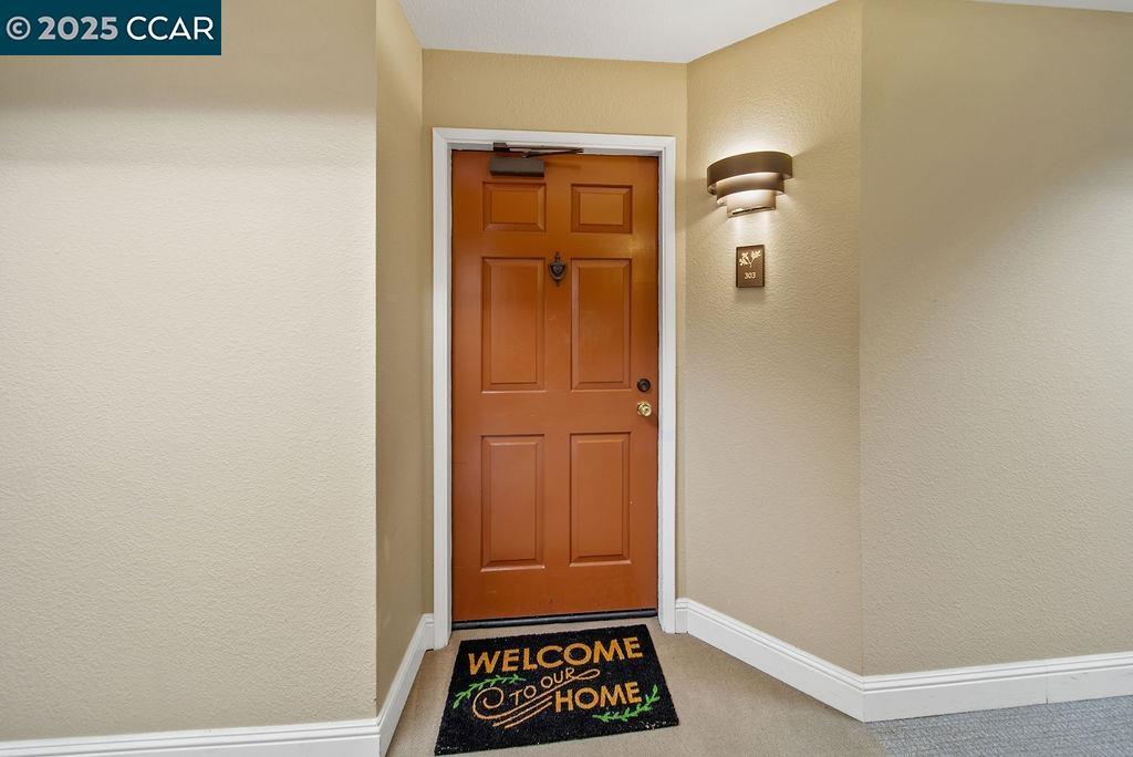 Property Photo: 2530 Oak Rd 303 CA 94597