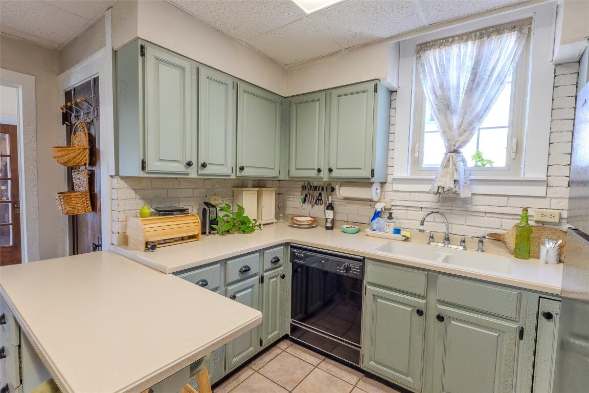 Property Photo: 733 Davenport Street PA 16335