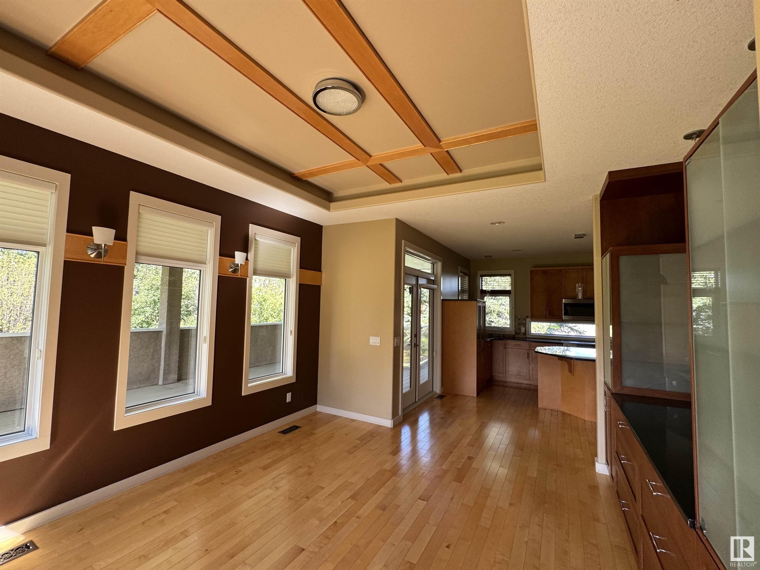 Photo de la propriété: 15860 41 Avenue SW AB T6W 1A6