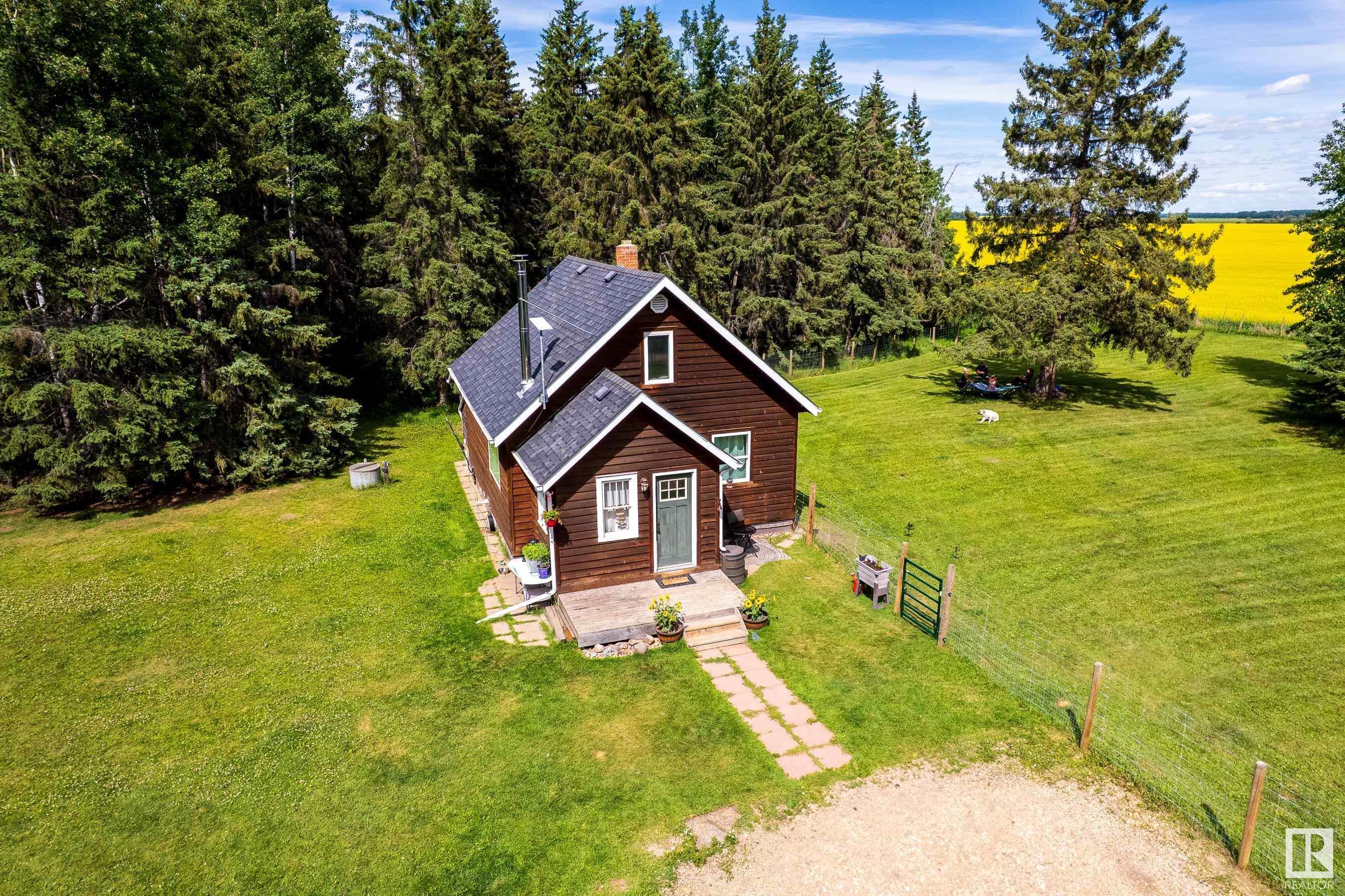 Photo de la propriété: 1526 Twp Rd 603 AB T7P 2P4
