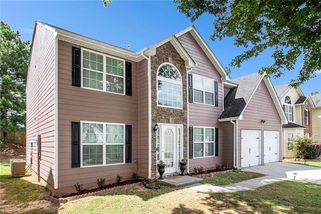 Property Photo: 511 Princeton Drive Drive GA 30268