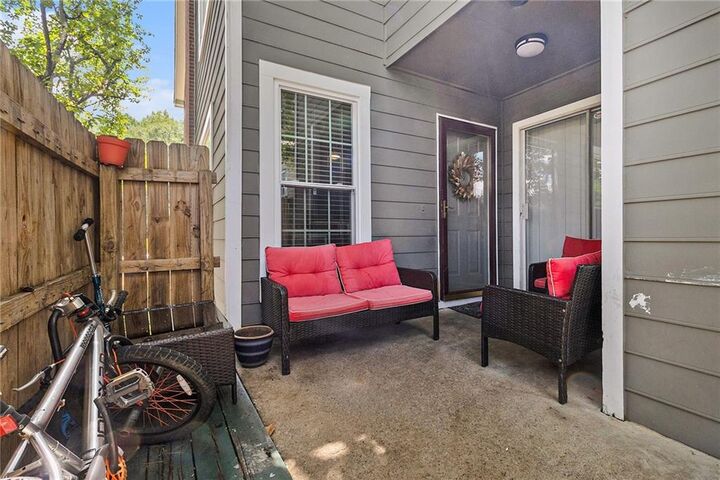 Property Photo: 1068 Dover Way GA 30093