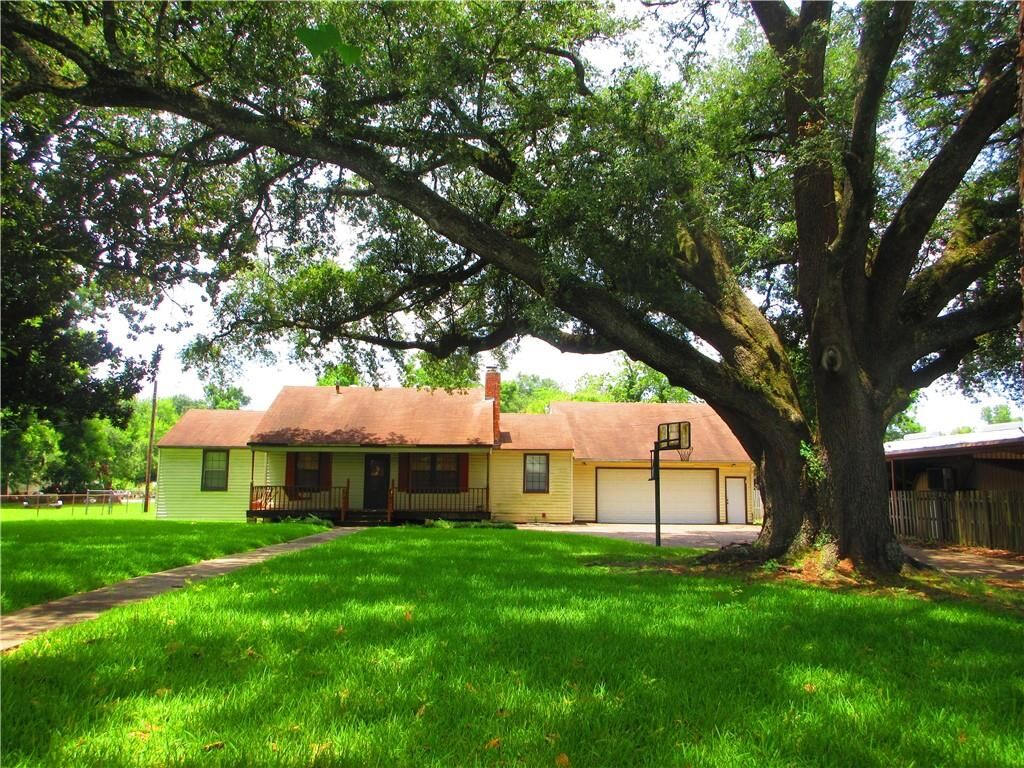 Property Photo: 5610 Gene Ball Drive LA 71302