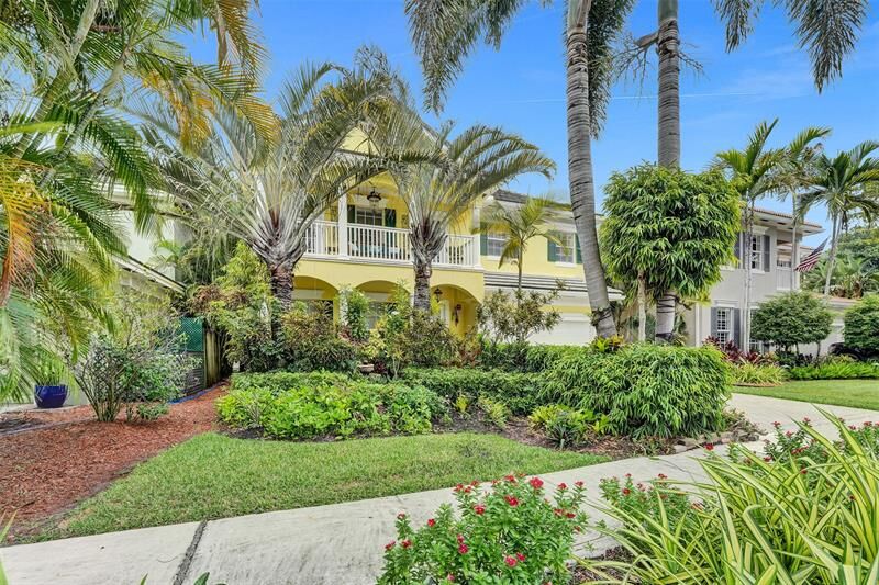 Property Photo:  101 NE 21st St  FL 33305 