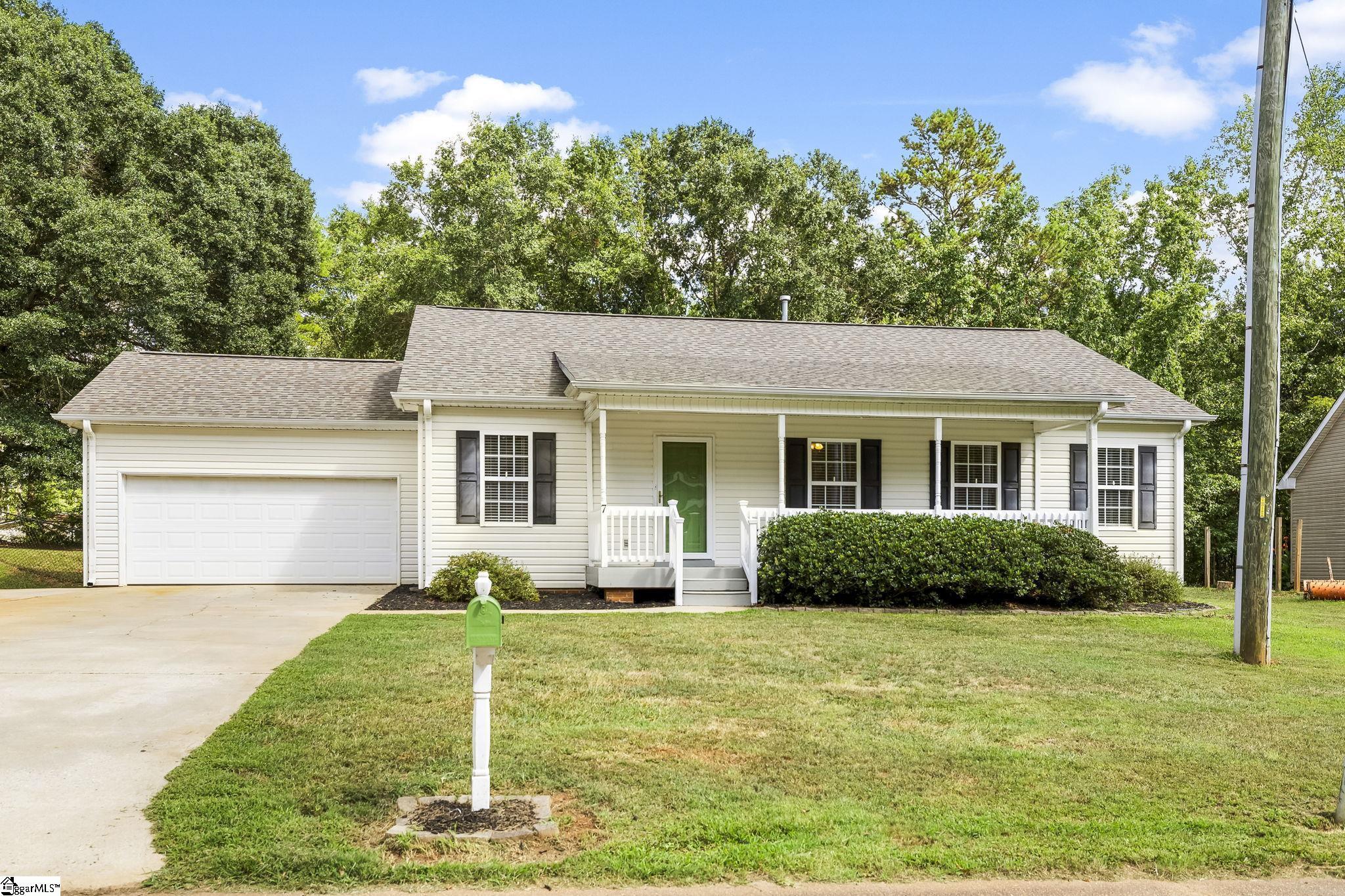 Property Photo: 7 Four Leaf Court SC 29669