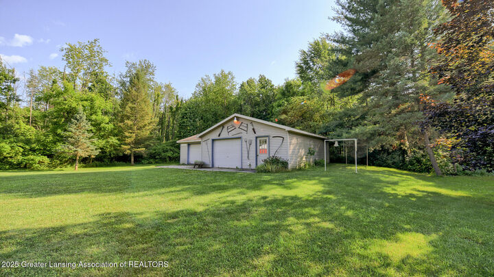 Property Photo: 11678 E Grand River Avenue MI 48875