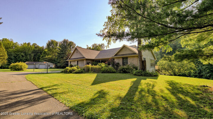 Property Photo:  11678 E Grand River Avenue  MI 48875 