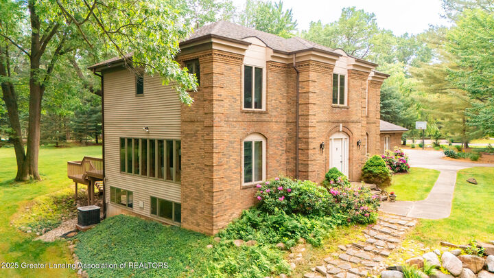Property Photo: 1160 Fox Chase MI 48864