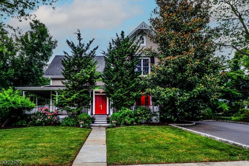 Property Photo: 125 Hillside Ave NJ 08840