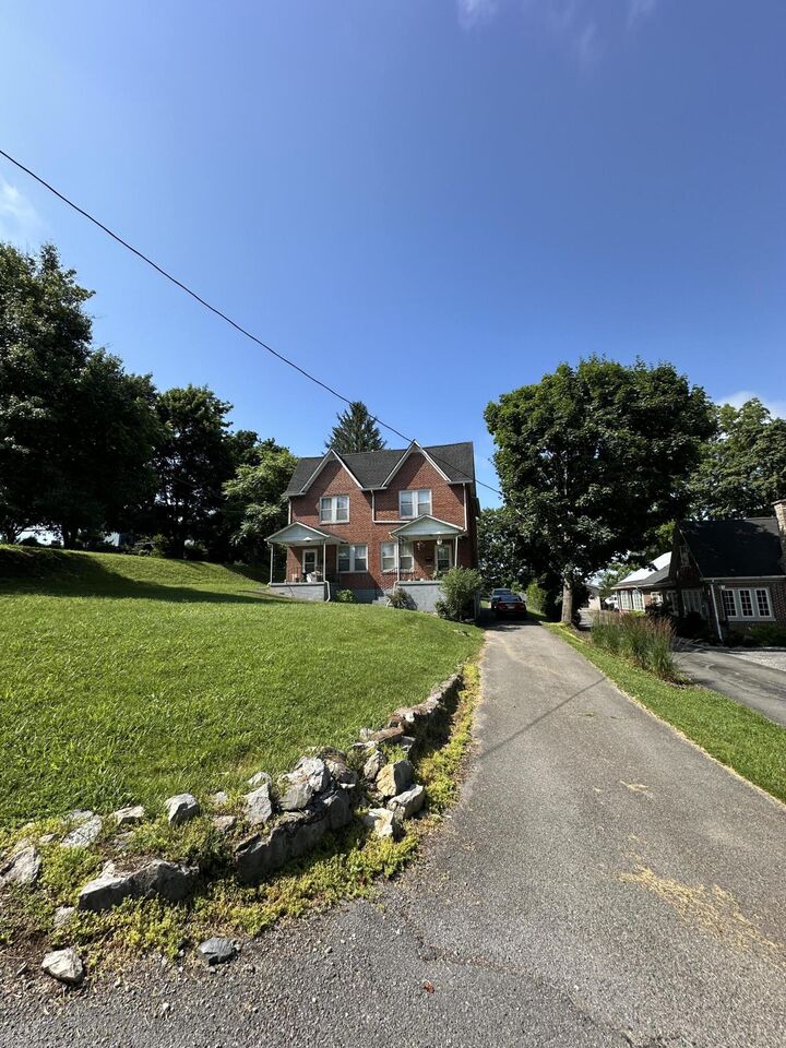 Property Photo:  1726 E Washington St  WV 24901 