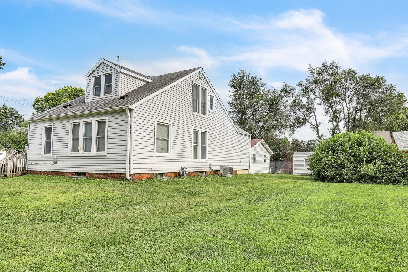 Property Photo: 615 S 8th Avenue W IA 50208
