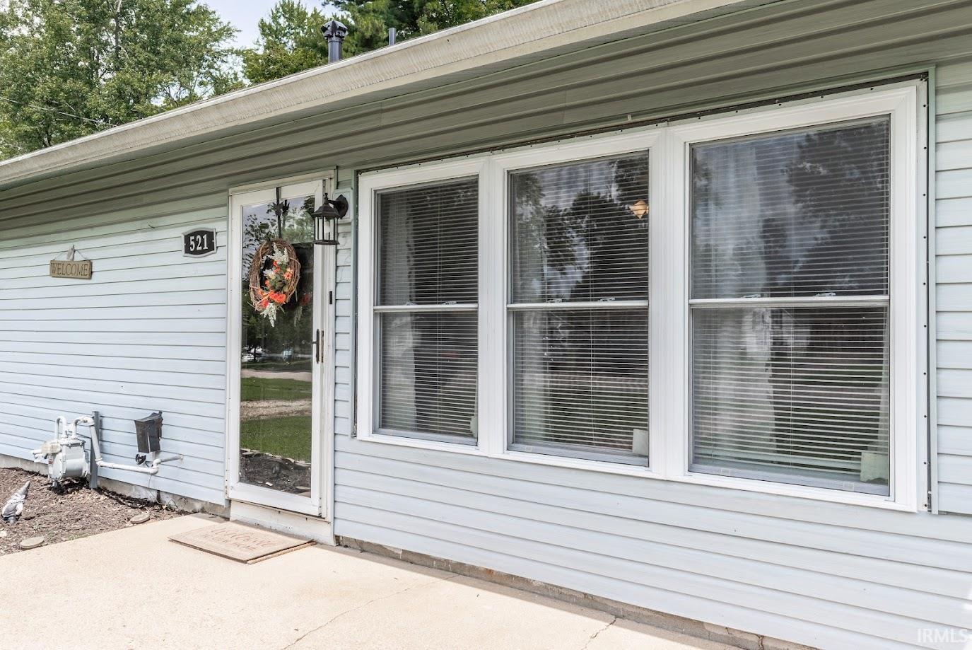 Property Photo:  521 Thornberry Drive  IN 47710 