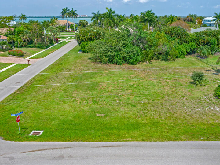Property Photo:  801 Scott Drive  FL 34145 