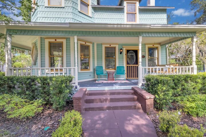 Property Photo: 618 S Palmetto Avenue FL 32771