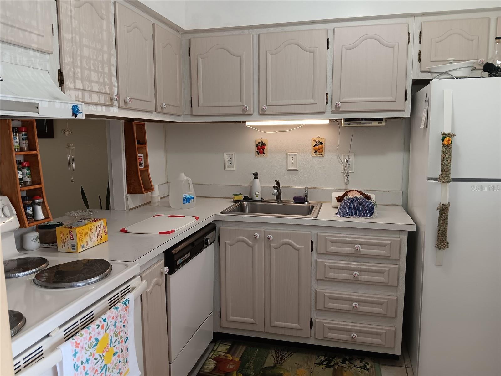 Property Photo: 2806 N Powers Drive 8 FL 32818