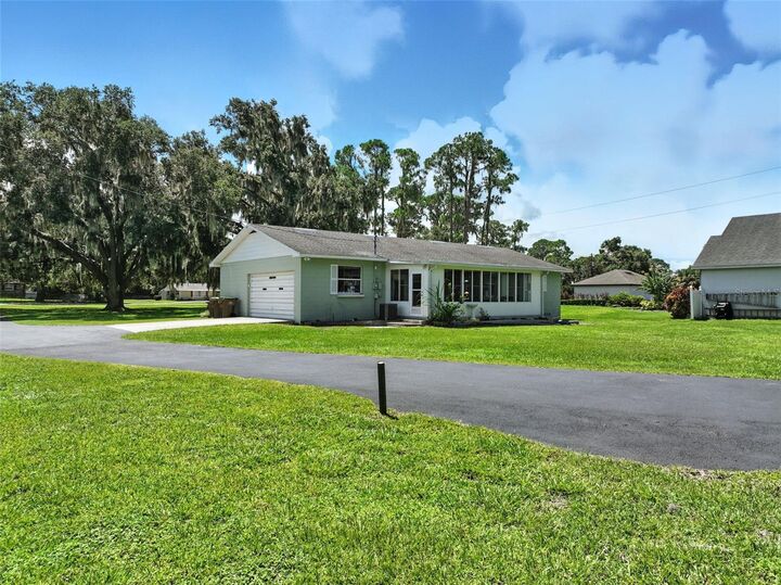 Property Photo:  32721 Lake Eustis Drive  FL 32778 