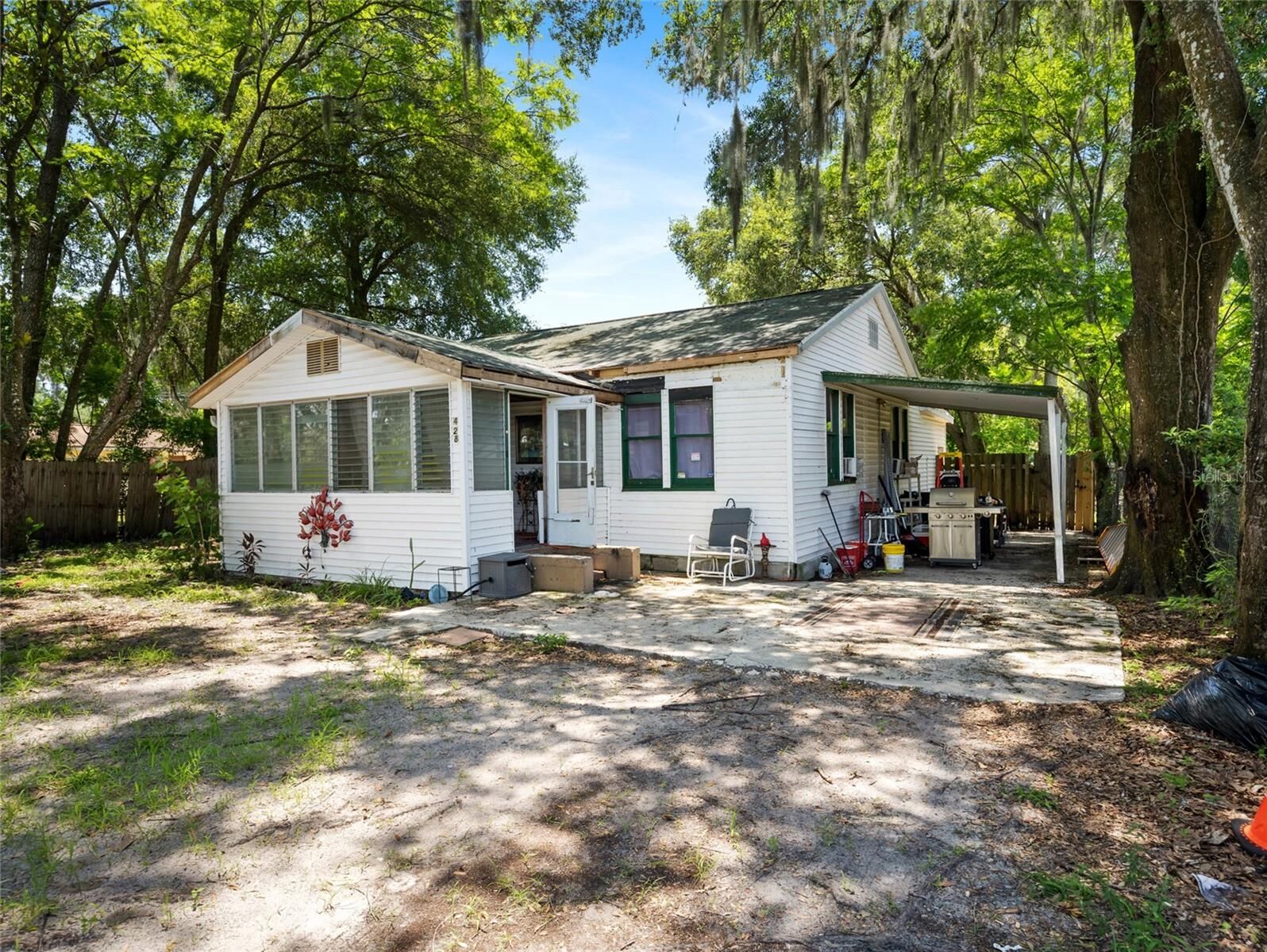 Property Photo:  428 Hall Street  FL 34785 