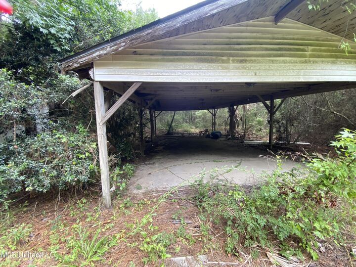 Property Photo:  2055 Bienville Avenue  MS 39520 