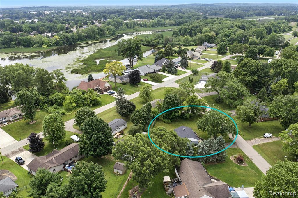 Property Photo:  4736 Summerhill Drive  MI 48346 3682 