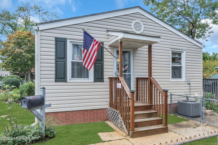 43 Barker Avenue  Shrewsbury Twp NJ 07724 photo
