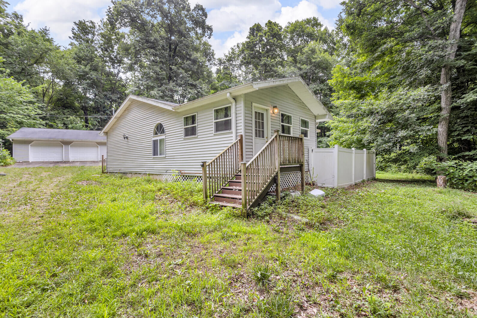 Property Photo: 15775 Elm Row Road MI 49224