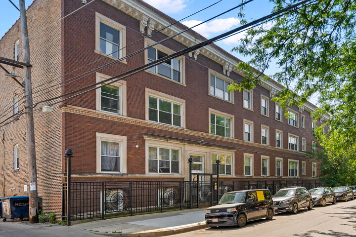 1019 W Winona Street 2  Chicago IL 60640 photo