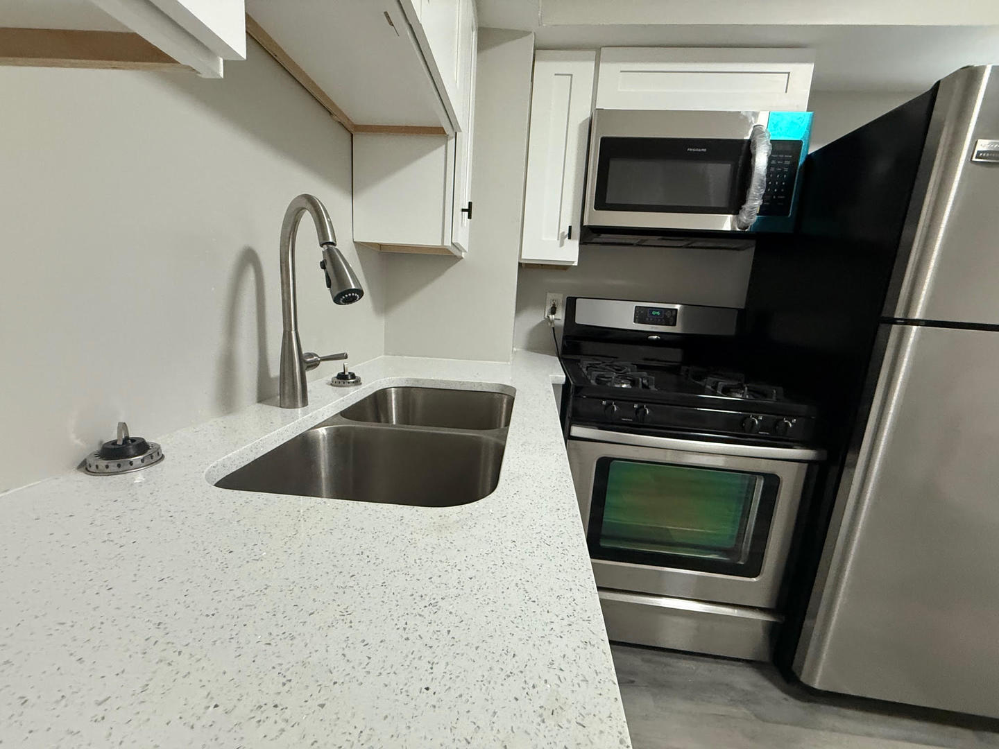 Property Photo: 7436 S Langley Avenue 2 IL 60619
