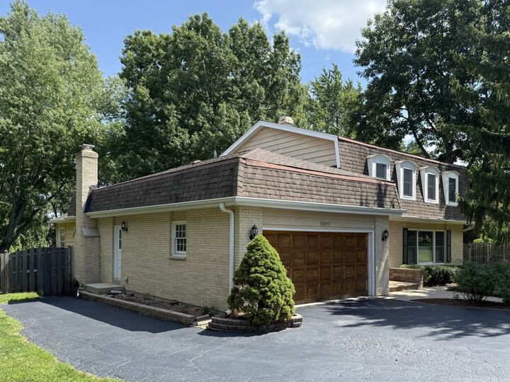 1960 Pinehurst Court  Libertyville IL 60048 photo